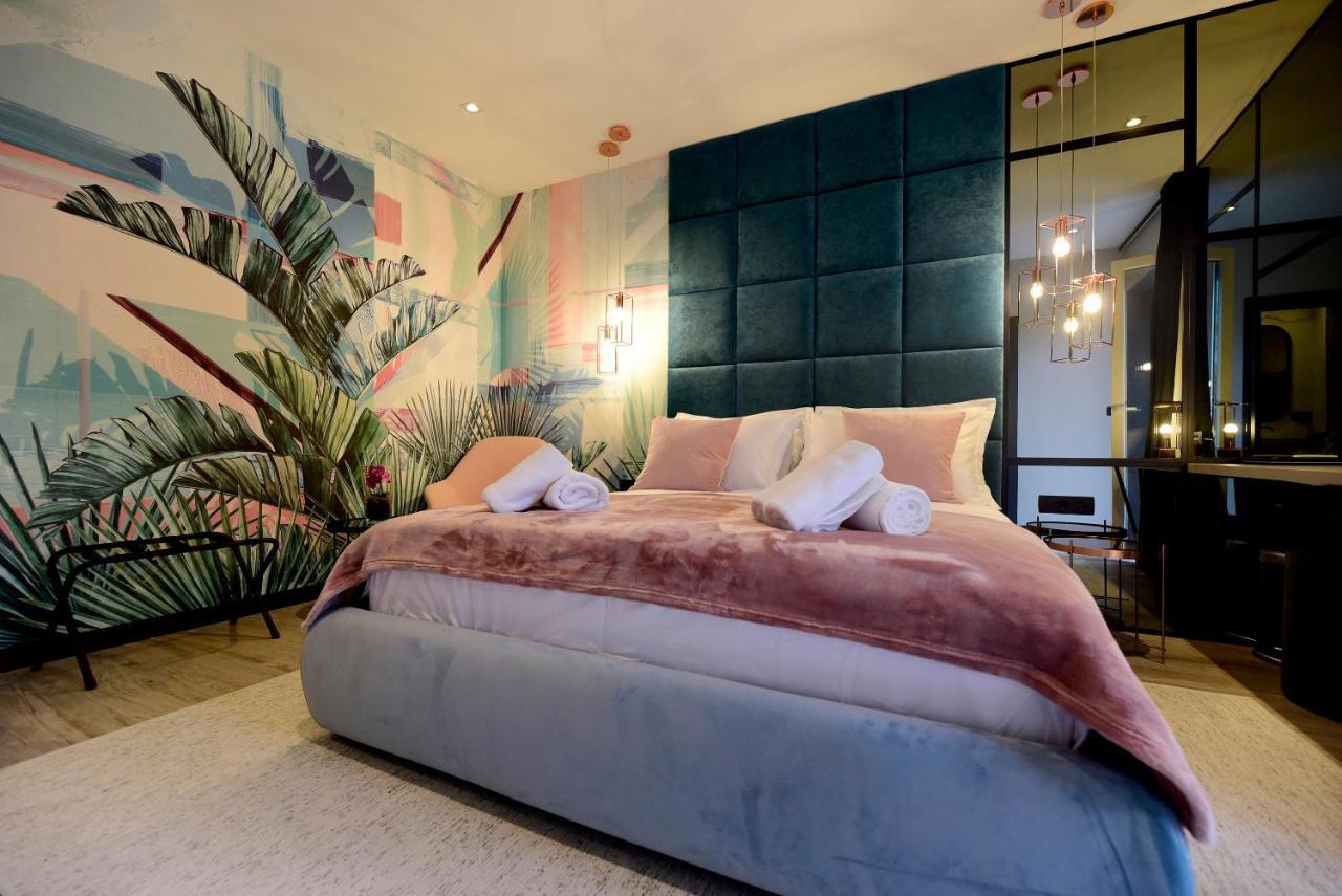 The Lion Rooms Zara Esterno foto