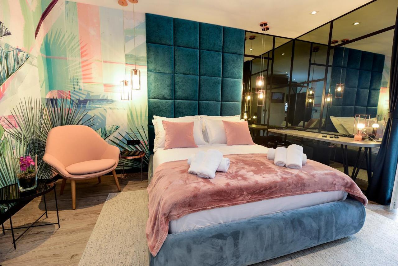 The Lion Rooms Zara Esterno foto