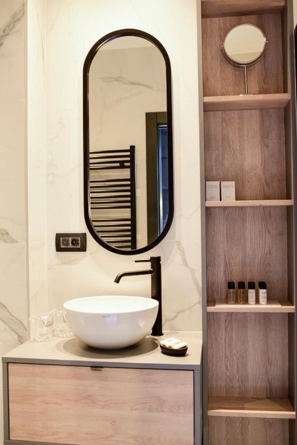 The Lion Rooms Zara Esterno foto
