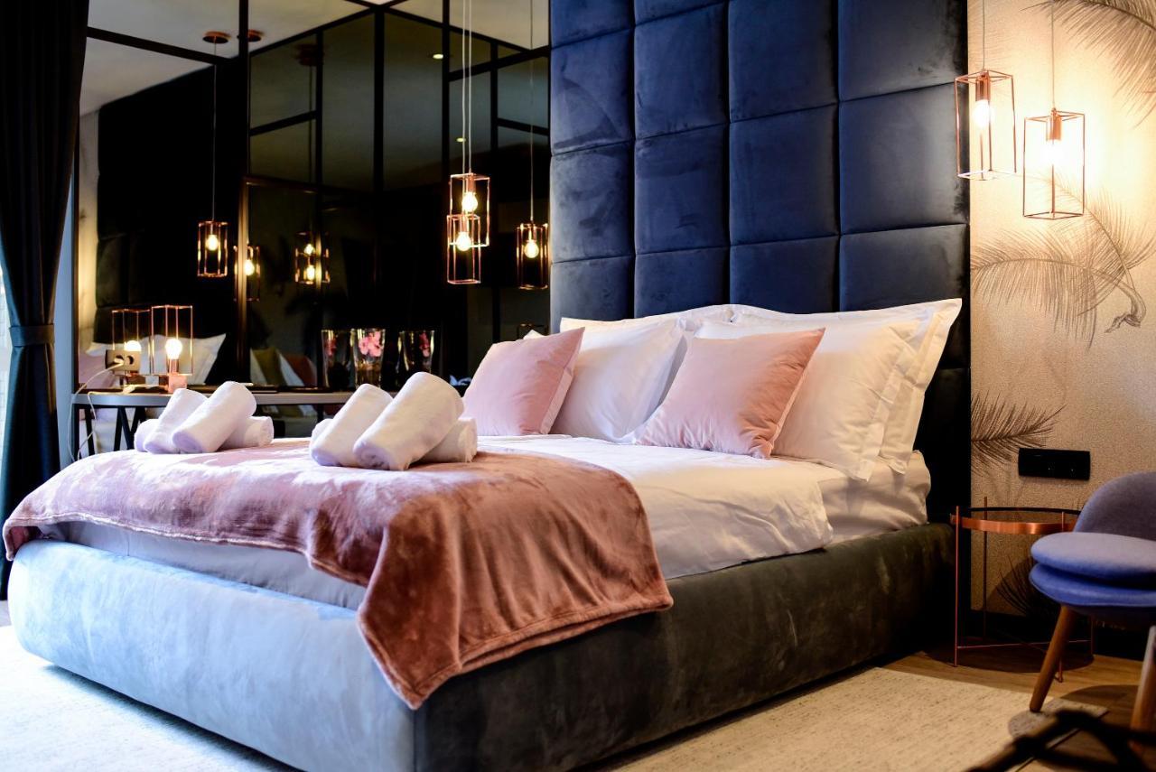 The Lion Rooms Zara Esterno foto