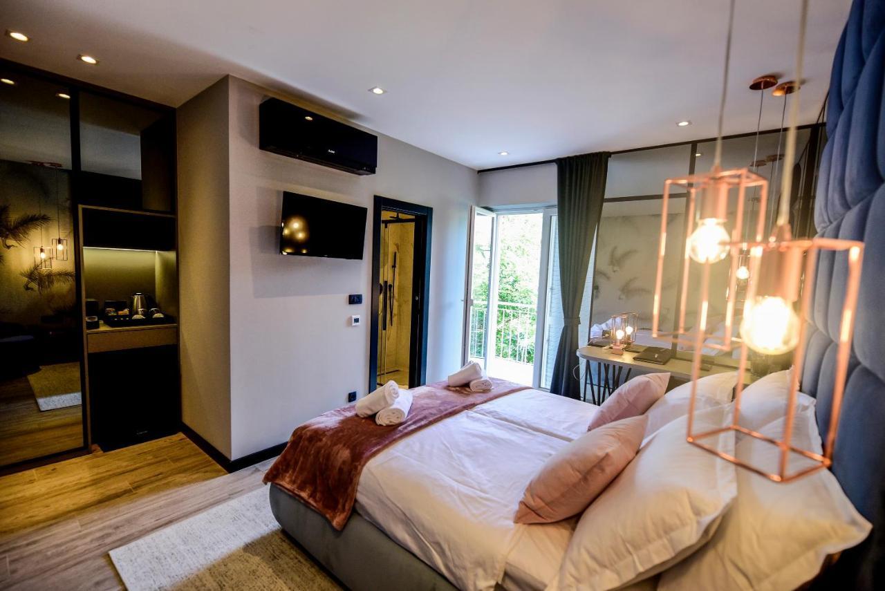 The Lion Rooms Zara Esterno foto