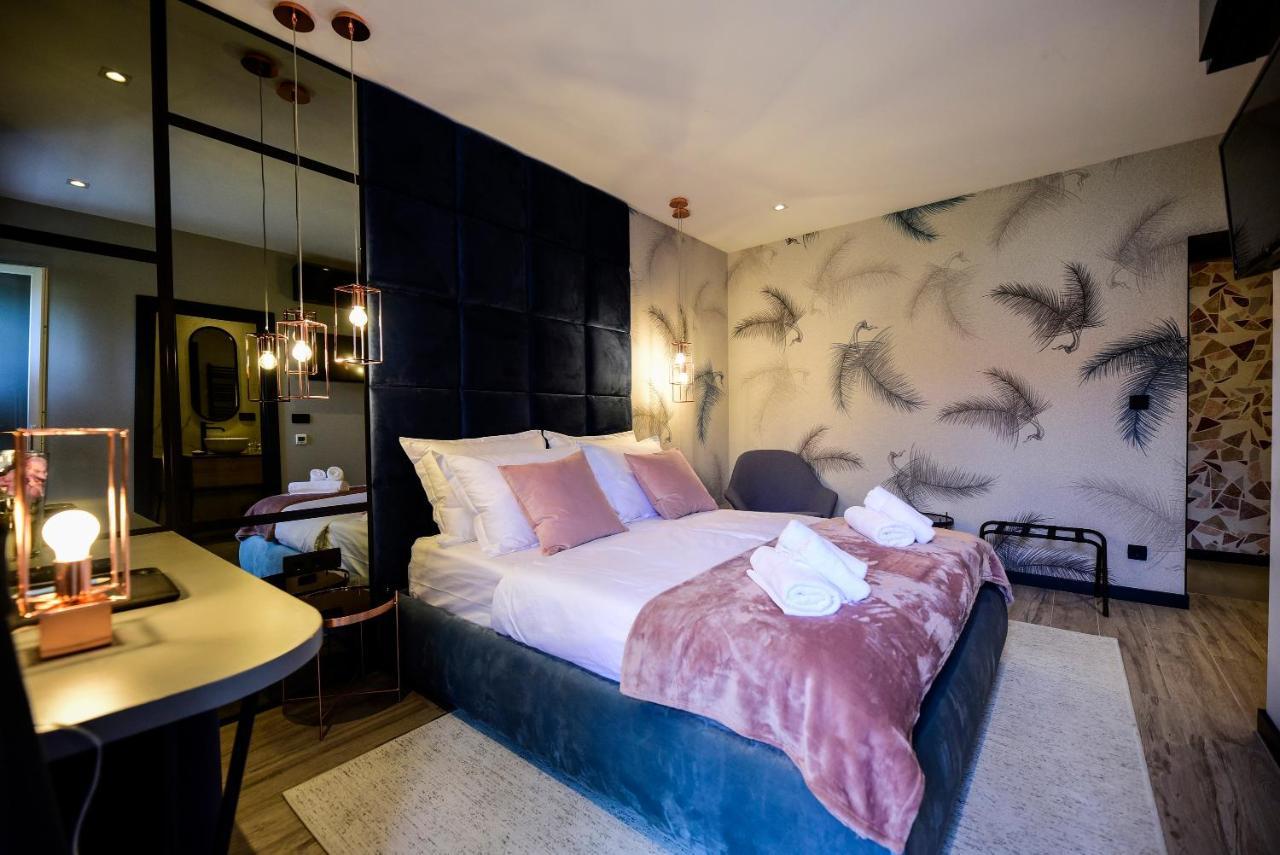 The Lion Rooms Zara Esterno foto